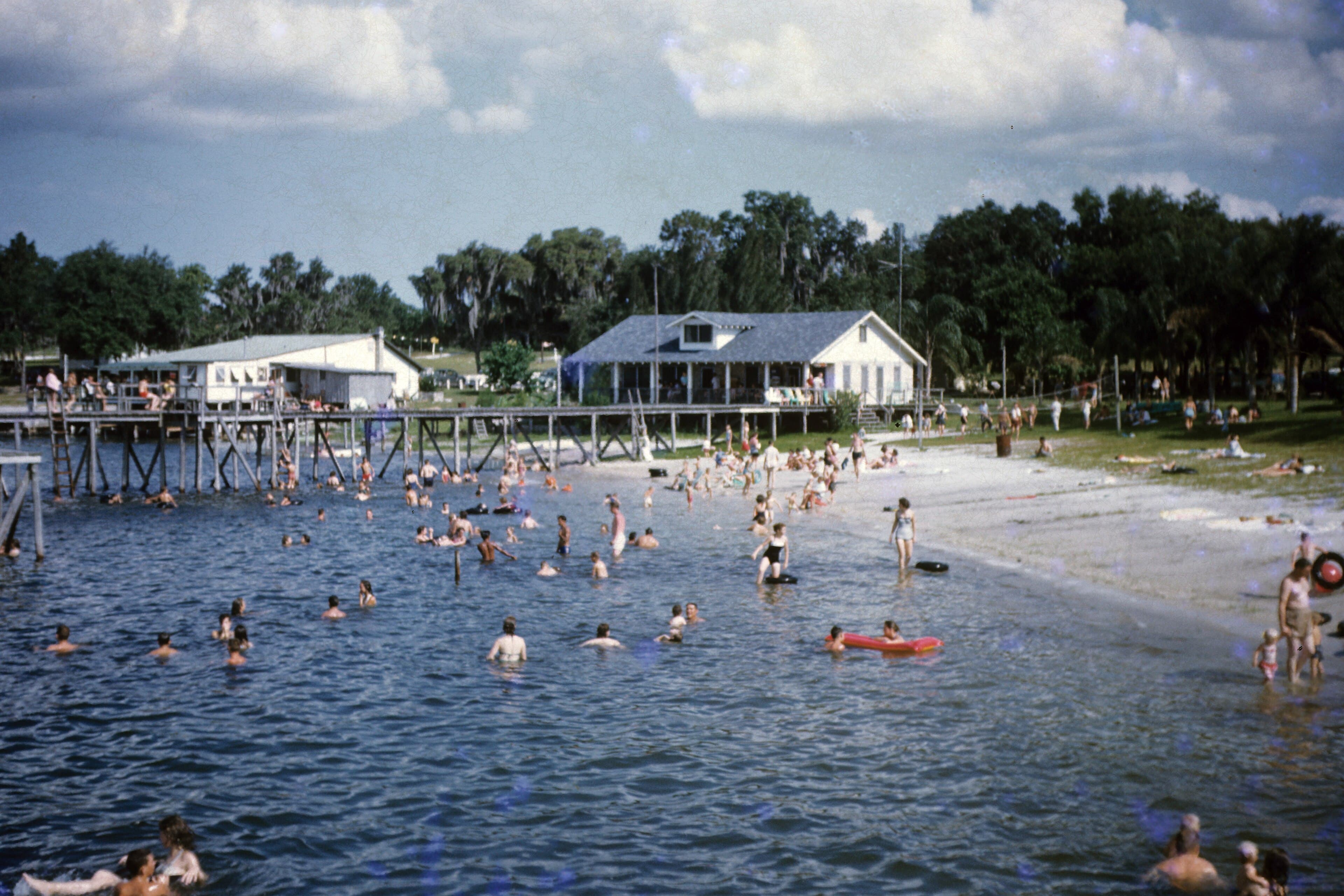 Moon Lake, New Port Richey: The Four Miles of Roses in the Pine Flats